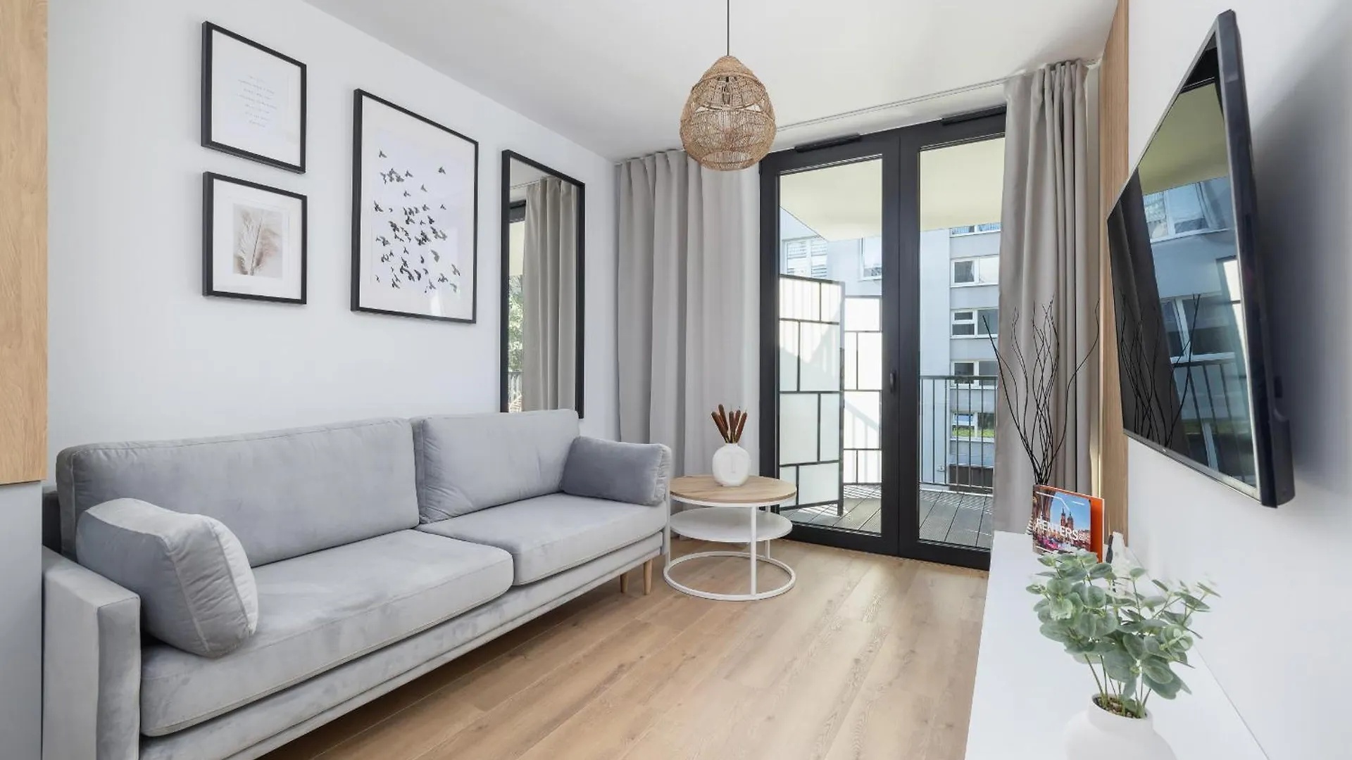 Contatos de Kosciuszki 39 Apartment In Cracow With Gym By Renters Prestige